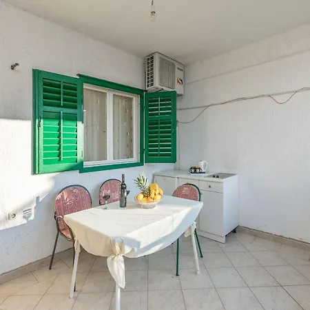 شقة And Nevenka ماكارسكا