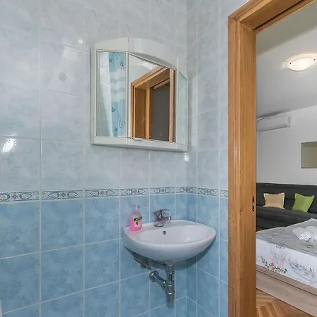 And Nevenka شقة ماكارسكا